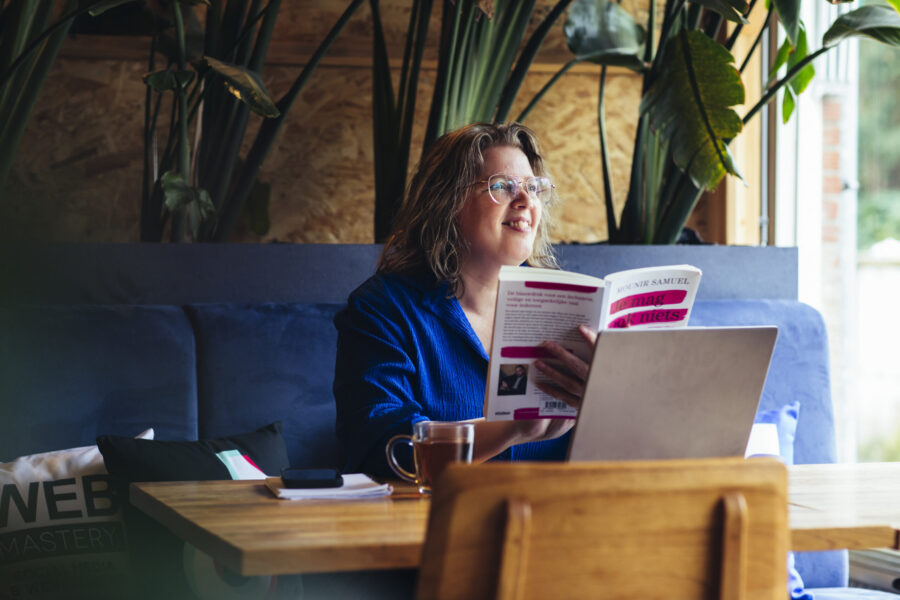 Margaret leest over inclusieve communicatie